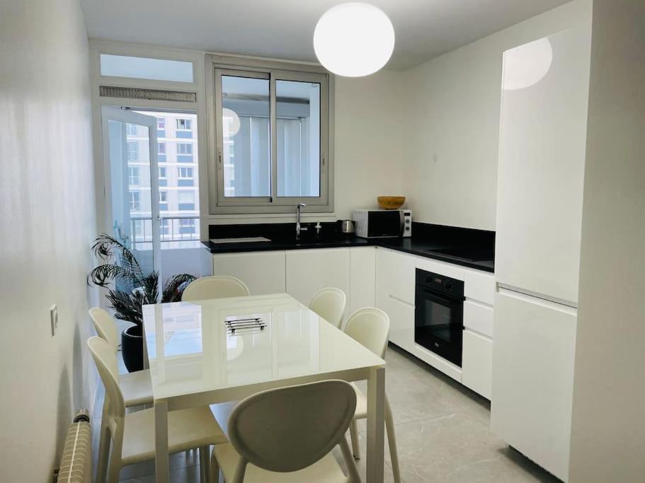 Central, Confort, Clim, 2 Chambres, Parking - 6e *