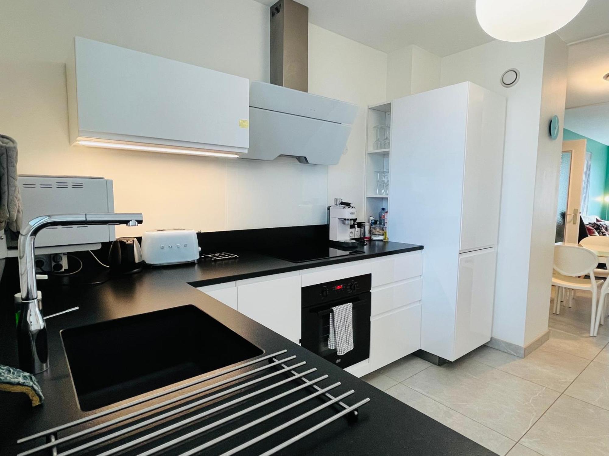 Central, Confort, Clim, 2 Chambres, Parking - 6e Apartment